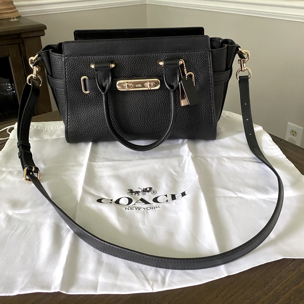 Coach Swagger 27 in Pebble Leather